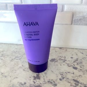 ☀️$4 bundle price☀️ Ahava body lotion